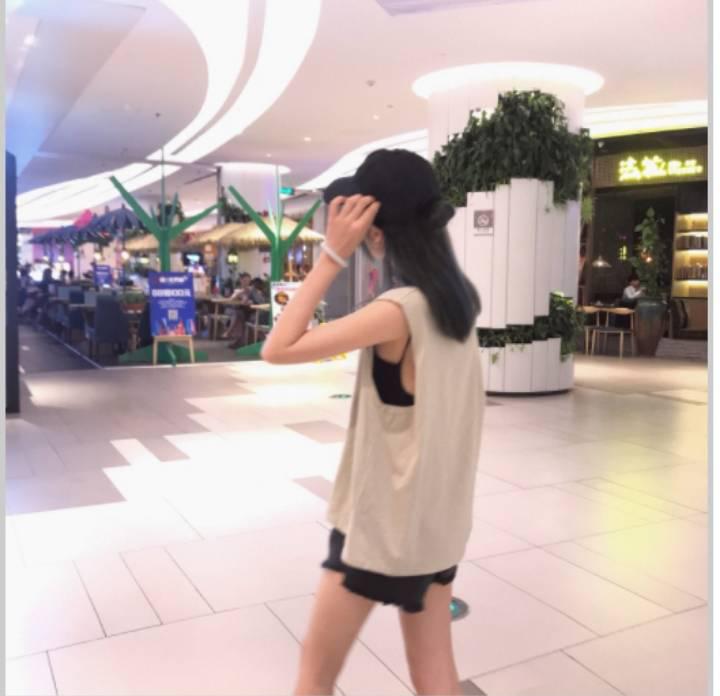 很会夹得的小野猫